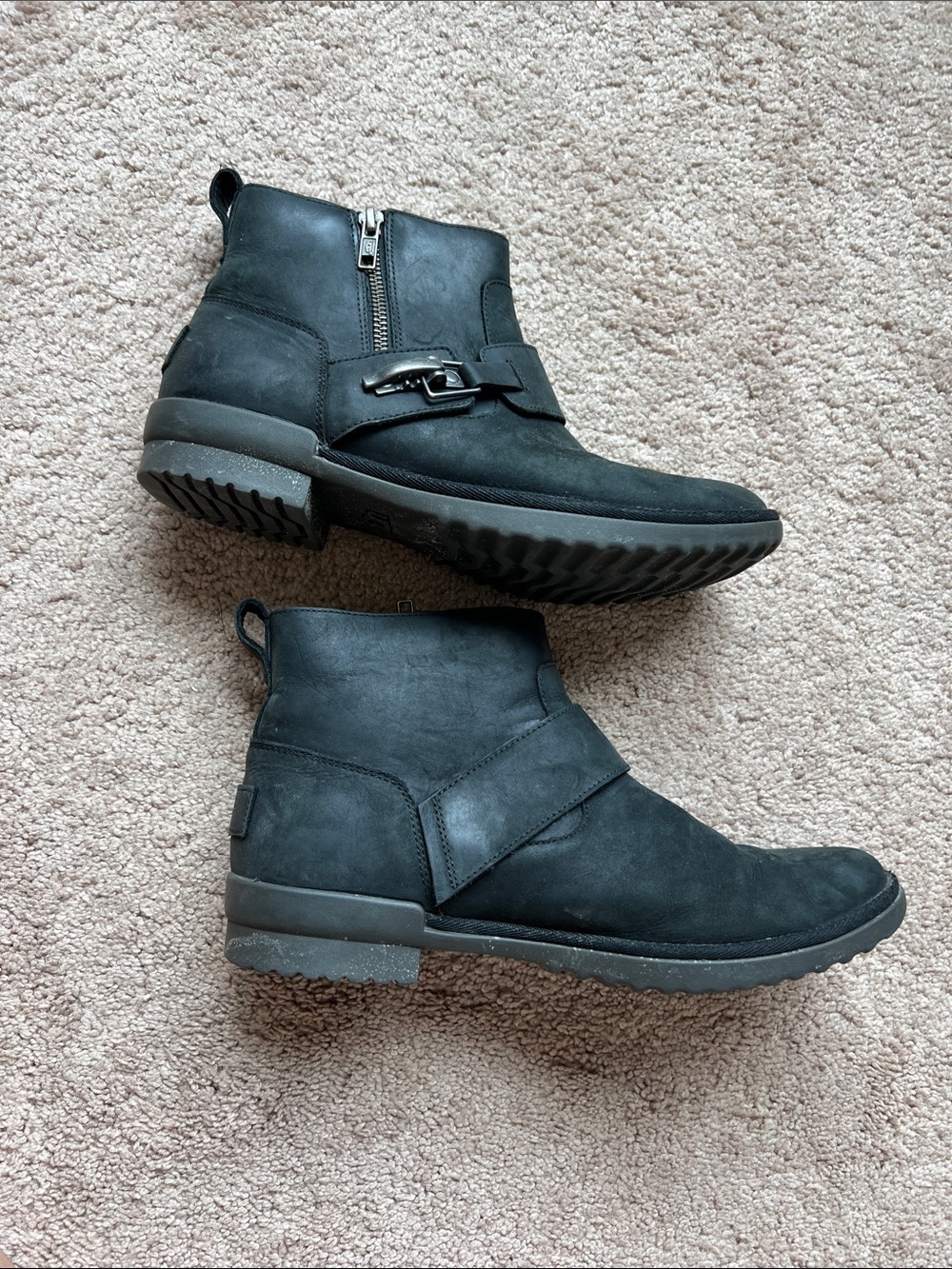 UGG Cheyne Black Shearling-Lined Leatjer Ankle Boots